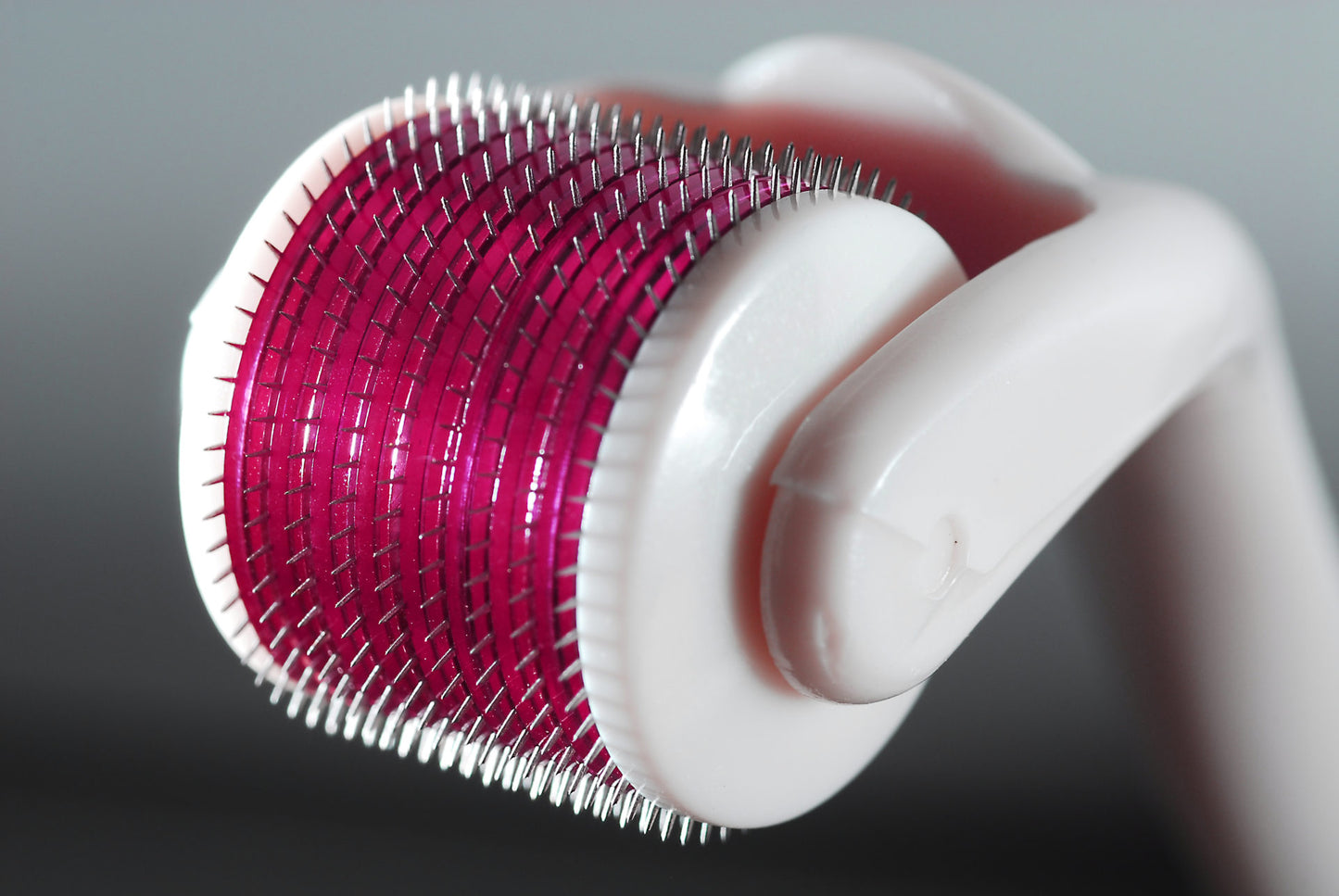 Dermaroller - Stimulation Naturelle de la Pousse des Cheveux